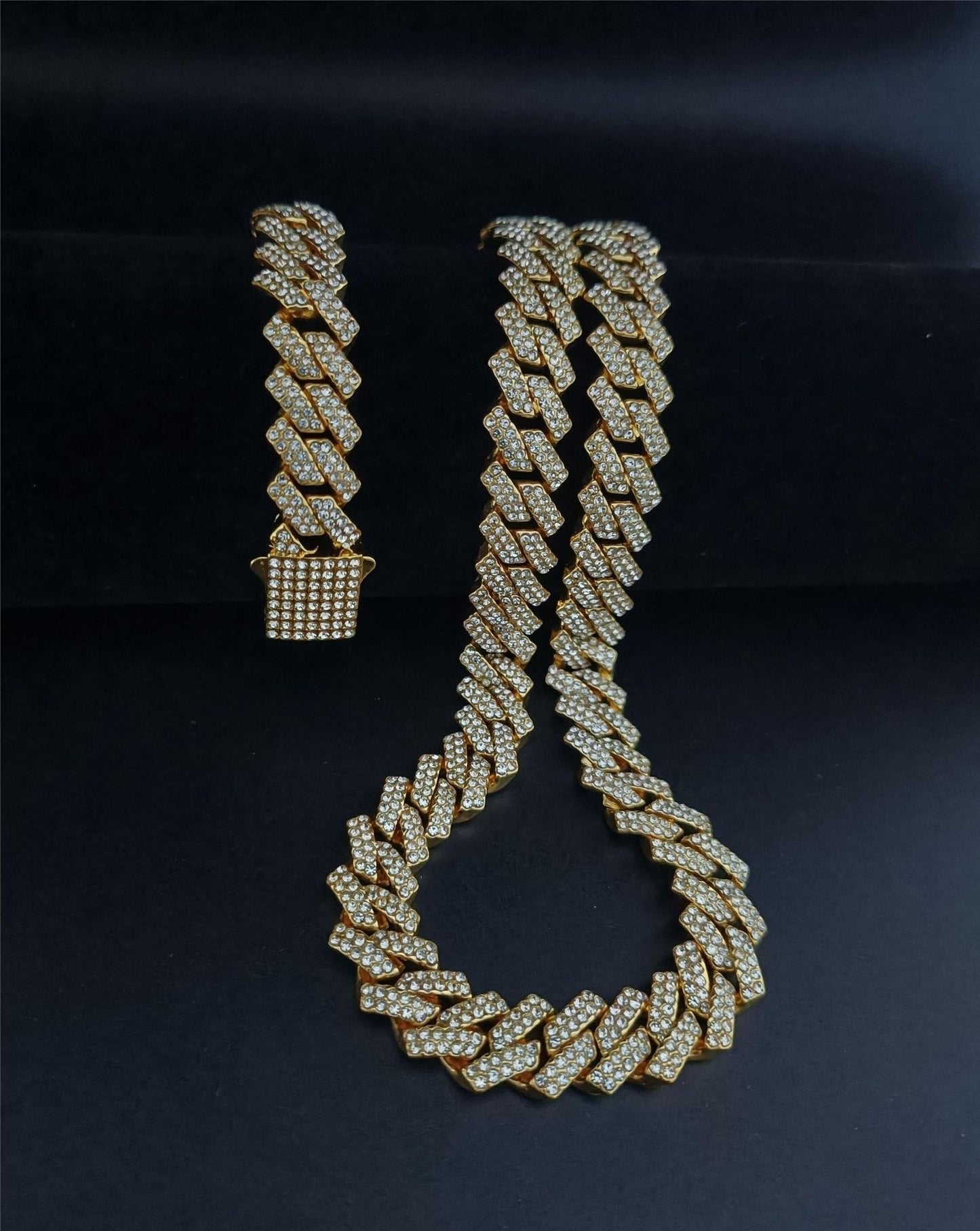 Diamond-shaped Full Diamond Cuban Link Chain Men's And Women's Fashion Necklace