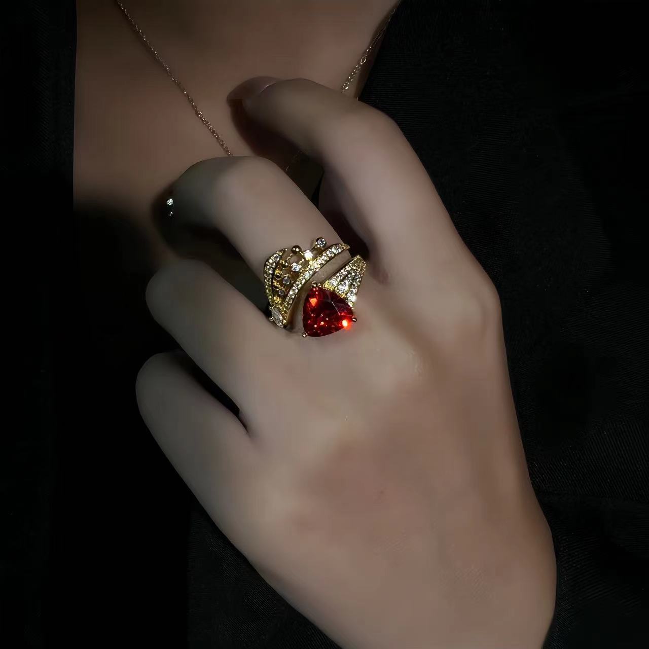 Retro Diamonds Red Opening Gold Ring