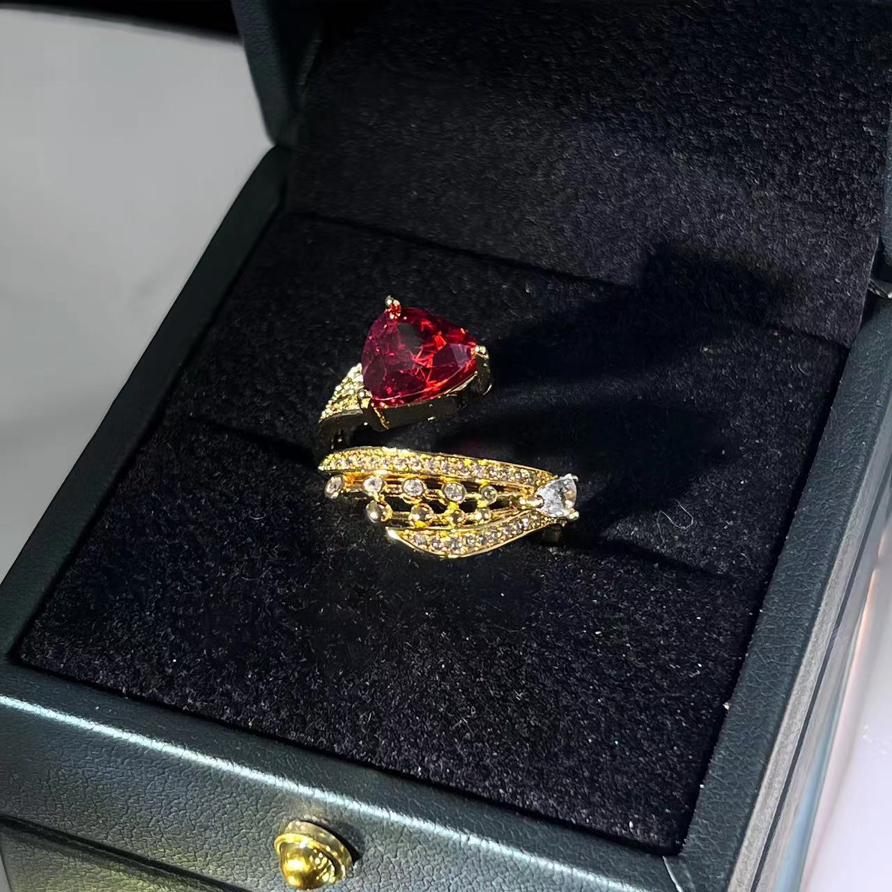 Retro Diamonds Red Opening Gold Ring